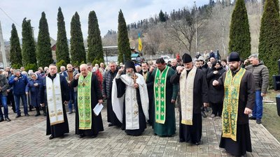 Службу відправили священники ПЦУ Службу відправили священники ПЦУ
