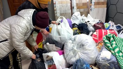 Сумчани збирають допомогу для мешканців звільненого Тростянця Сумчани збирають допомогу для мешканців звільненого Тростянця