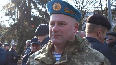 "Це відкладається на все життя". У Луцьку вшанували воїнів, які загинули в Афганістані "Це відкладається на все життя". У Луцьку вшанували воїнів, які загинули в Афганістані