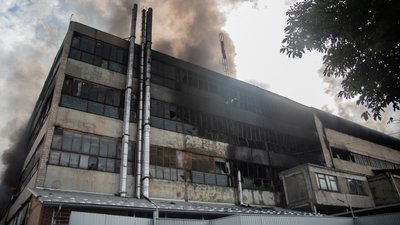 Пожежу на гумовому заводі у Чернівцях ліквідували