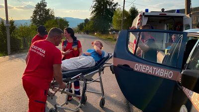 На Закарпатті рятувальники допомогли 15-річній туристці, яка травмувалася в горах
