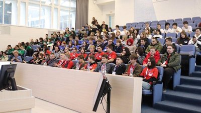 Окупанти завезли сотню дітей з ТОТ до Севастополя
