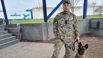 20 кінологів України склали іспит після місячного навчання у Житомирському навчальному центрі підготовки поліцейських