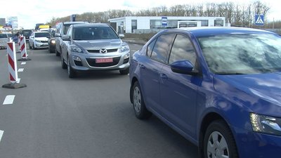 Ремонт дороги поблизу Луцька: рух частково перекритий Ремонт дороги поблизу Луцька: рух частково перекритий