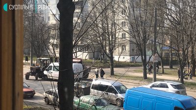 У Рівному на проспекті Генерала Безручка зіткнулись бус із трактором У Рівному на проспекті Генерала Безручка зіткнулись бус із трактором