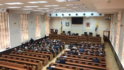 "Бажаю всім політичного довголіття". Як минула друга сесія Одеської районної ради