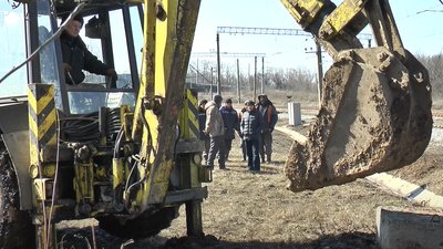Вода є, ремонт триває: заступник мера Лозової розповів, як усувають аварію на водогоні