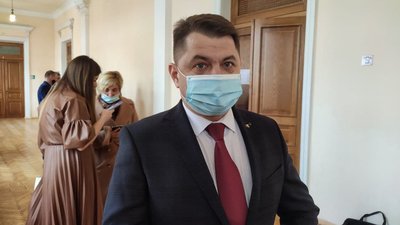 Тернопільські депутати підтримали звернення до президента щодо звільнення Стерненка Тернопільські депутати підтримали звернення до президента щодо звільнення Стерненка
