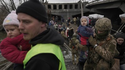 Війська РФ обстріляли цивільних на виїзді з Ірпеня під час евакуації, серед загиблих — двоє дітей