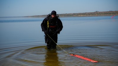 У Миколаєві обстежують прибережні зони на наявність вибухонебезпечних предметів У Миколаєві обстежують прибережні зони на наявність вибухонебезпечних предметів