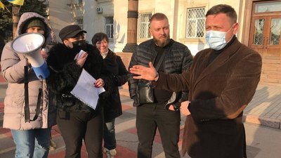 Херсонці вимагають змінити склад робочої групи з питань реконструкції площі Свободи та Алеї Героїв Херсонці вимагають змінити склад робочої групи з питань реконструкції площі Свободи та Алеї Героїв