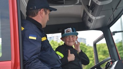 В Одесі рятувальники влаштували благодійну акцію для порятунку шестимісячної дівчинки В Одесі рятувальники влаштували благодійну акцію для порятунку шестимісячної дівчинки