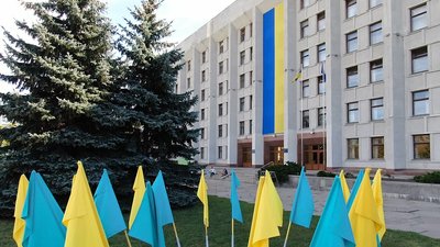 У справі ліцею Опішні щодо посадовця ОДА закрили провадження