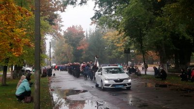 Потрапив під артобстріл: на Чернігівщині попрощалися із солдатом Анатолієм Коротким