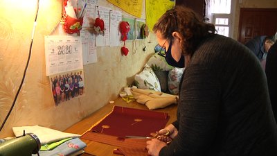 У Житомирі волонтери передали в лікарню 52 подушки для хворих на COVID