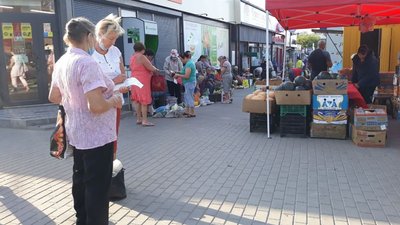 Торгівля на тротуарі. У Кропивницькому перевірили територію біля ринку "Полтавський"