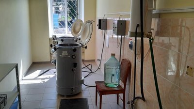На Житомирщині роботу бактеріологічної лабораторії Чуднівської міської лікарні можуть зупинити На Житомирщині роботу бактеріологічної лабораторії Чуднівської міської лікарні можуть зупинити