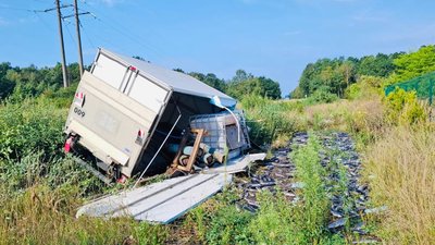 ДТП, вантажівка, Марківці, Черніїв, кювет ДТП, вантажівка, Марківці, Черніїв, кювет