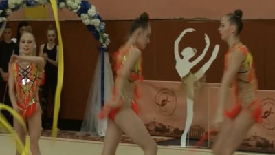 100 гімнасток змагаються у Відкритому кубку області з художньої гімнастики в Чернігові