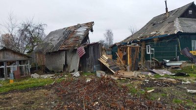 Пошкоджені будинки та згоріла майже тонна сіна. Армія РФ обстріляла Середино-Будську громаду на Сумщині Пошкоджені будинки та згоріла майже тонна сіна. Армія РФ обстріляла Середино-Будську громаду на Сумщині