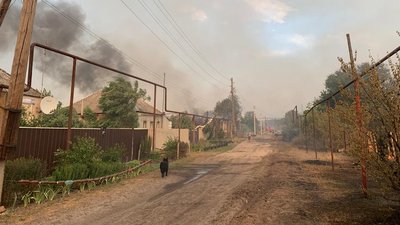 На Луганщині вирують пожежі: для гасіння задіяно авіацію та пожежний потяг