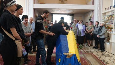 У Сумах поховали старшого солдата В’ячеслава Ільїна