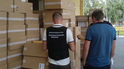 Чернігівські прикордонники виявили близько 100 тисяч пачок контрабандних цигарок Чернігівські прикордонники виявили близько 100 тисяч пачок контрабандних цигарок