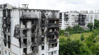Північна Салтівка. По багатоповерхівках окупанти б'ють зі ствольної артилерії, реактивних систем залпового вогню, танків та мінометів. 23 червня 2022 року Північна Салтівка. По багатоповерхівках окупанти б'ють зі ствольної артилерії, реактивних систем залпового вогню, танків та мінометів. 23 червня 2022 року
