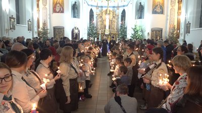 Вогонь з місця народження Ісуса Христа передали харків'янам