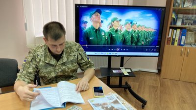 В Одесі відбувся ярмарок вакансій для жителів Херсонщини. Яку роботу пропонують переселенцям В Одесі відбувся ярмарок вакансій для жителів Херсонщини. Яку роботу пропонують переселенцям