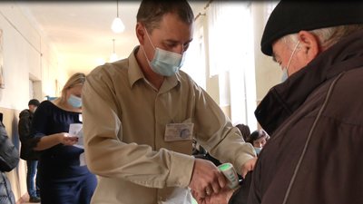 Вибори голови Дрогобицької ОТГ. Репортаж з дільниці Вибори голови Дрогобицької ОТГ. Репортаж з дільниці