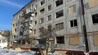 Наслідки атаки одного з мікрорайонів громади Краматорська 16 січня 2026 року