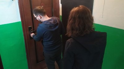 У Кропивницькому орендарі не змогли потрапити в квартиру, бо власниця без попередження змінила замки