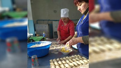 З Гайворона, що на Кіровоградщині предали на фронт 45 відер вареників