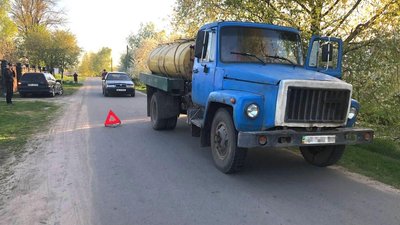 Хлопчик, який потрапив під вантажівку на Рівненщині, помер