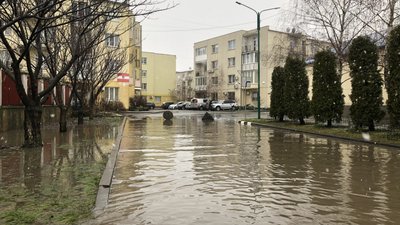 Причина підтоплень вулиць в Ужгороді – стара зношена каналізація Причина підтоплень вулиць в Ужгороді – стара зношена каналізація