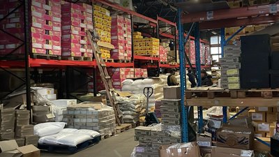 Київські правоохоронці викрили підпільне виробництво оливкової олії та соусів відомих марок
