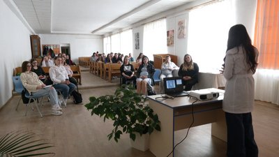 Як в Івано-Франківську проходять заняття для майбутніх батьків Як в Івано-Франківську проходять заняття для майбутніх батьків