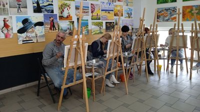 Картину "Рускій воєнного карабль іді..." малювали тернополяни під час арттерапії Картину "Рускій воєнного карабль іді..." малювали тернополяни під час арттерапії
