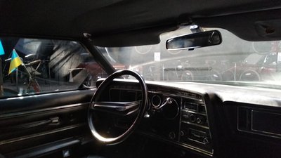 У львівському "Ретро гаражі" показали автомобіль Ford Thunderbird У львівському "Ретро гаражі" показали автомобіль Ford Thunderbird