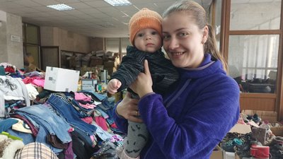 У Луцький центральний пункт допомоги щодня приходить до сотні переселенців: за чим звертаються У Луцький центральний пункт допомоги щодня приходить до сотні переселенців: за чим звертаються