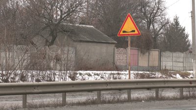 Ями на трасах: у Службі автодоріг Харківщини назвали "найкритичніший напрямок" Ями на трасах: у Службі автодоріг Харківщини назвали "найкритичніший напрямок"