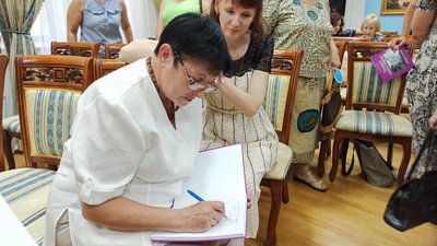 Іноземці в історії Миколаєва. Тетяна Губська презентувала книгу про містян іноземного погодження