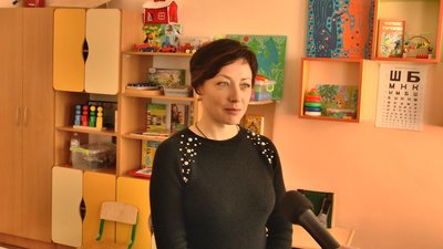 Ольга Рибак захистила дисертацію, перекладає пісні на жестову мову та обожнює свого сина. Фото: Суспільне. Поділля. Ольга Рибак захистила дисертацію, перекладає пісні на жестову мову та обожнює свого сина. Фото: Суспільне. Поділля.