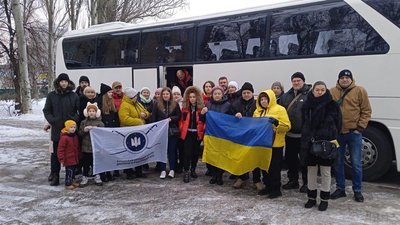 Лікування і культурна програма: на реабілітацію до Польщі відбула чергова група ветеранів із Києва