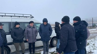 Жителі села Буцнів зустрілися з директором гідроелектростанції, Буцнів, 19 березня, 2024 Жителі села Буцнів зустрілися з директором гідроелектростанції, Буцнів, 19 березня, 2024