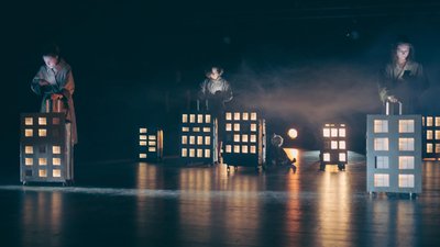 Фото з вистави Danse Macabre