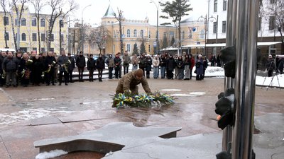 Покладання квітів, Герої Небесної сотні