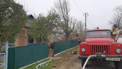 Пожежа у Долинському районі, на якій загинули четверо людей, спалахнула знову Пожежа у Долинському районі, на якій загинули четверо людей, спалахнула знову