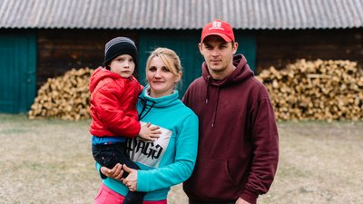 "Діти повинні знати, що росіяни — вороги" — історія родини з Київщини, яка вирвалася з окупації